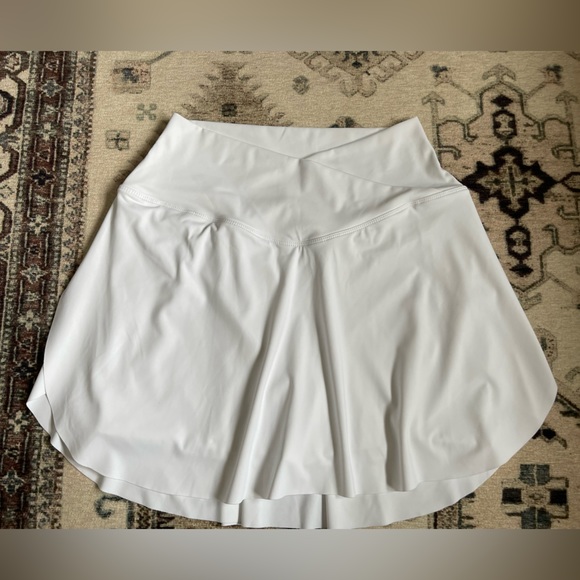 NWT Halara cloudfull crossover 2 in 1 skirt with side pocket shorts Size medium - Picture 4 of 15